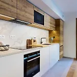 New, Mountain View, Terrace 26m, 8 People