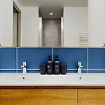 Apartment New, Mountain View, Terrace 26m, 8 People